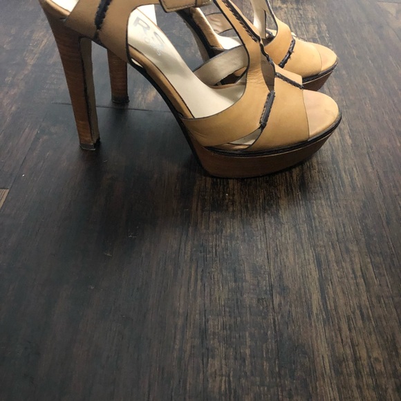 Micheal Kors platform - Picture 2 of 2